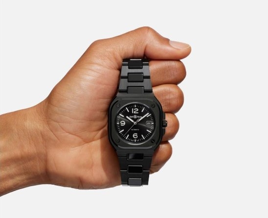 Bell & Ross 柏莱士推出全新BR 05 BLACK CERAMIC系列
